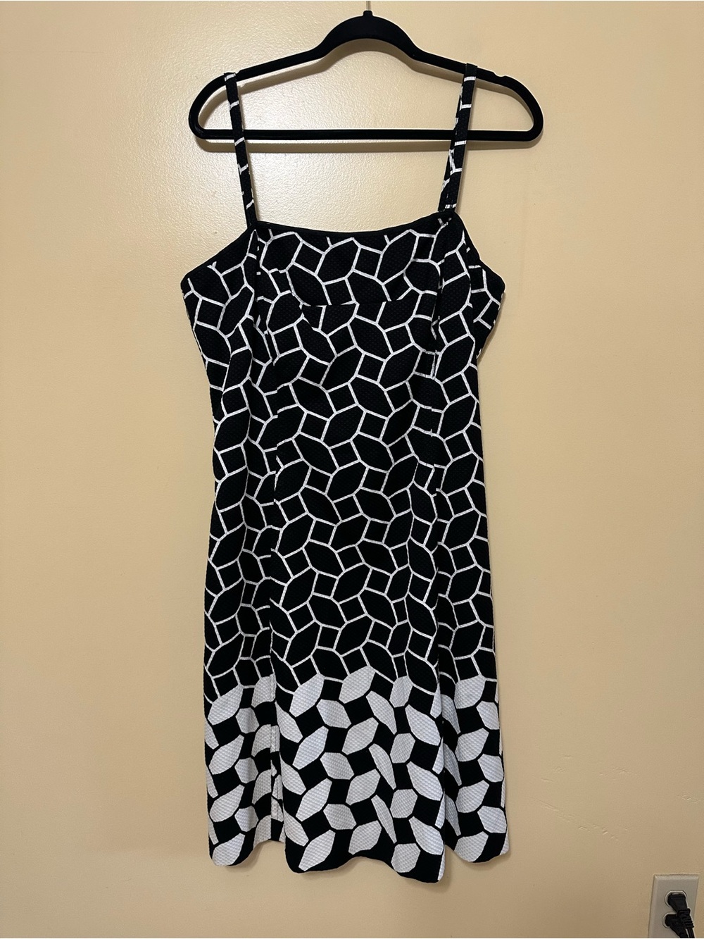 Talbots Geometric Tile Print Knee Length Spaghetti Strap Dress Women 16 Black